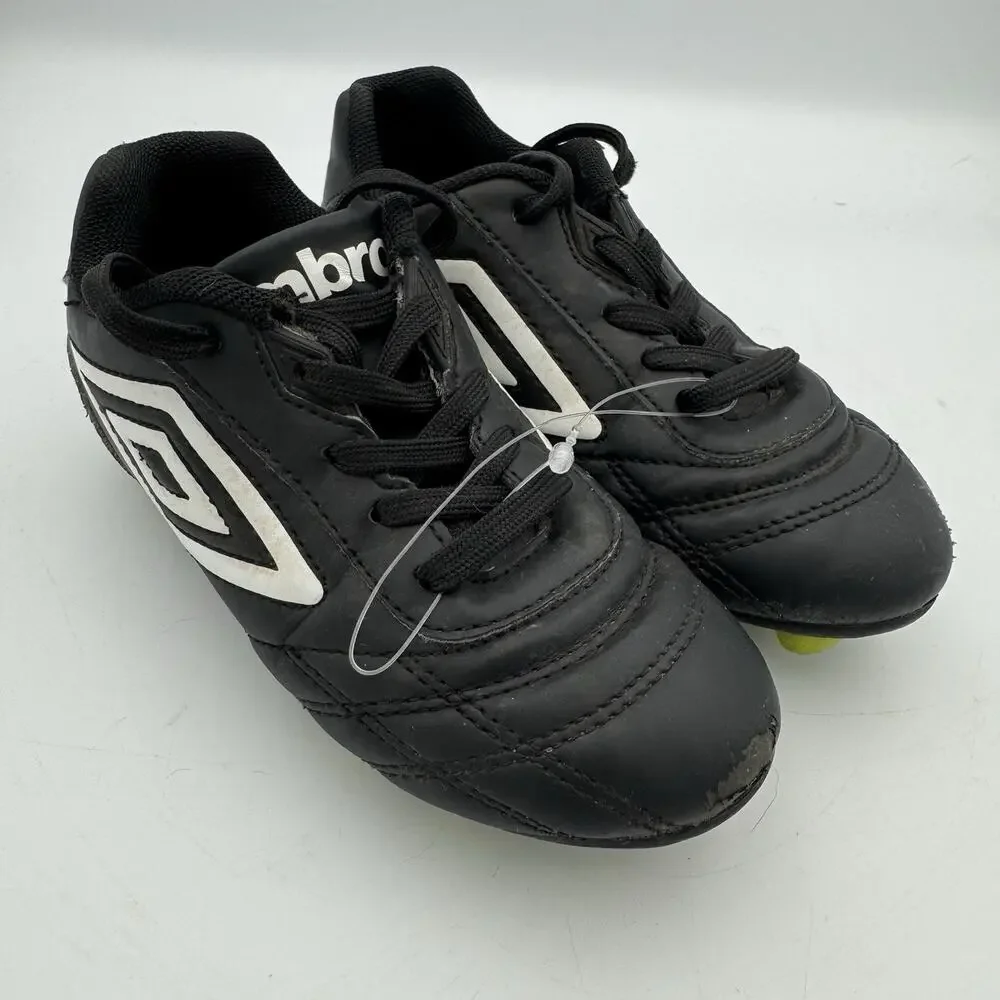 Umbro Youth Soccer Cleats Black White FG Size 11 Molded Studs UMT4005
